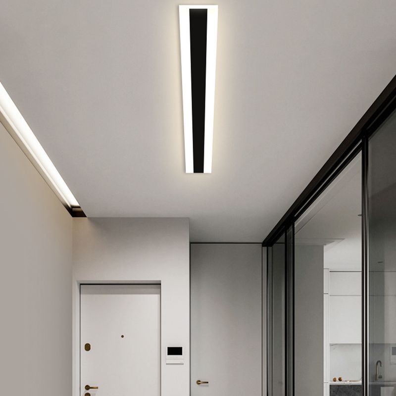 Linear Shape Metal Wall Lighting Modern Style 1 Light Wall Mounted Light Fixture in Black