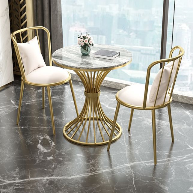 Juego de comedor de cocina glamorosa con top de piedra sinterizado y muebles de comedor de base de metal