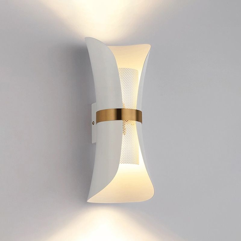 Metall gebogene Wandleuchter moderner Stil 2 Lichter Wandscheibe Jung