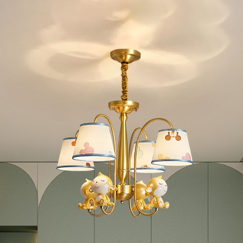 Pendre de chambre à coucher de singe Métal de métal 4 Bulbes Suspension Cartoon Lumière avec une nuance de tissu bleu en laiton