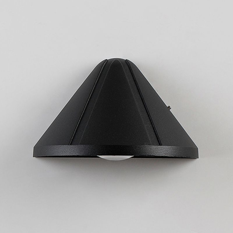 Cone Modern LED Wall Mount Aluminum Wall Light in Black / White