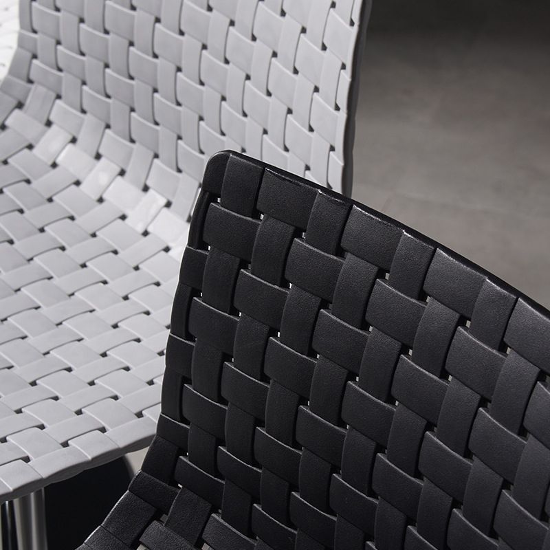 Industrial Style Liftable Bar Stool Plastic Counter Bar Stool with Metal Legs