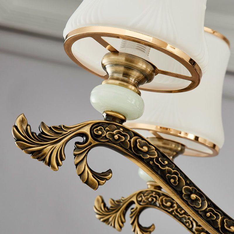 Luz de lámpara cónica de latón Modernismo Modernismo Iluminación de colgante de vidrio blanco para sala de estar