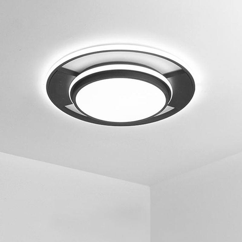 16.5"/20.5" W Round Bedroom Flush Mount Metal LED Modern Close to Ceiling Mounted Fixture in Black