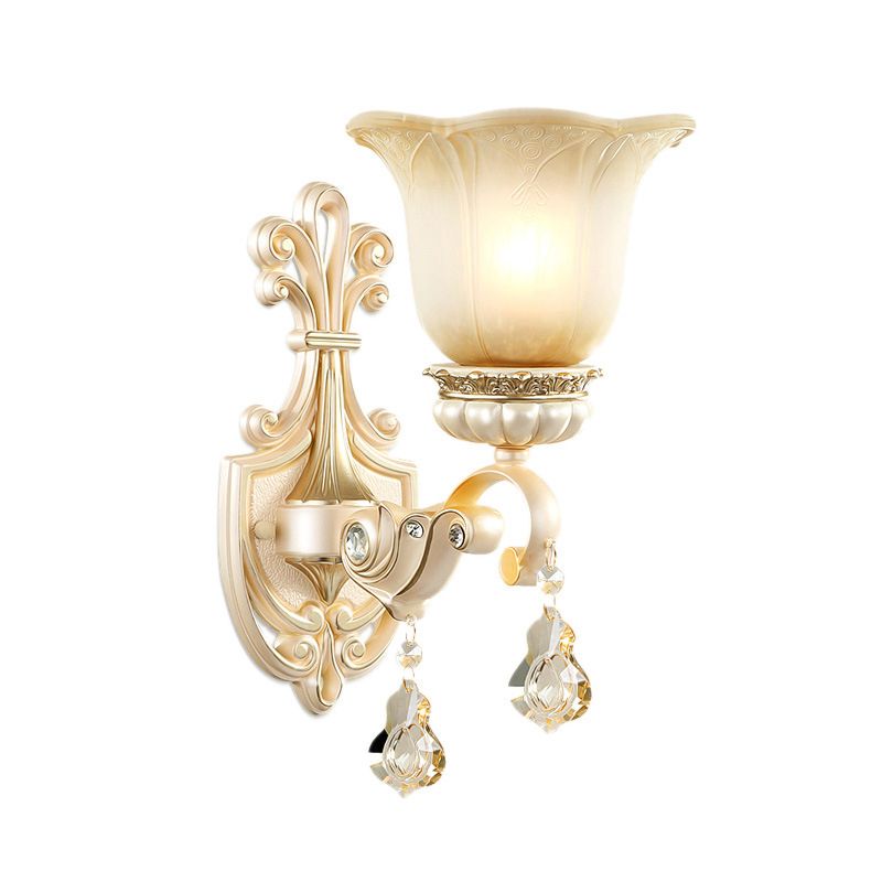 Lampe murale en verre beige floral à volants