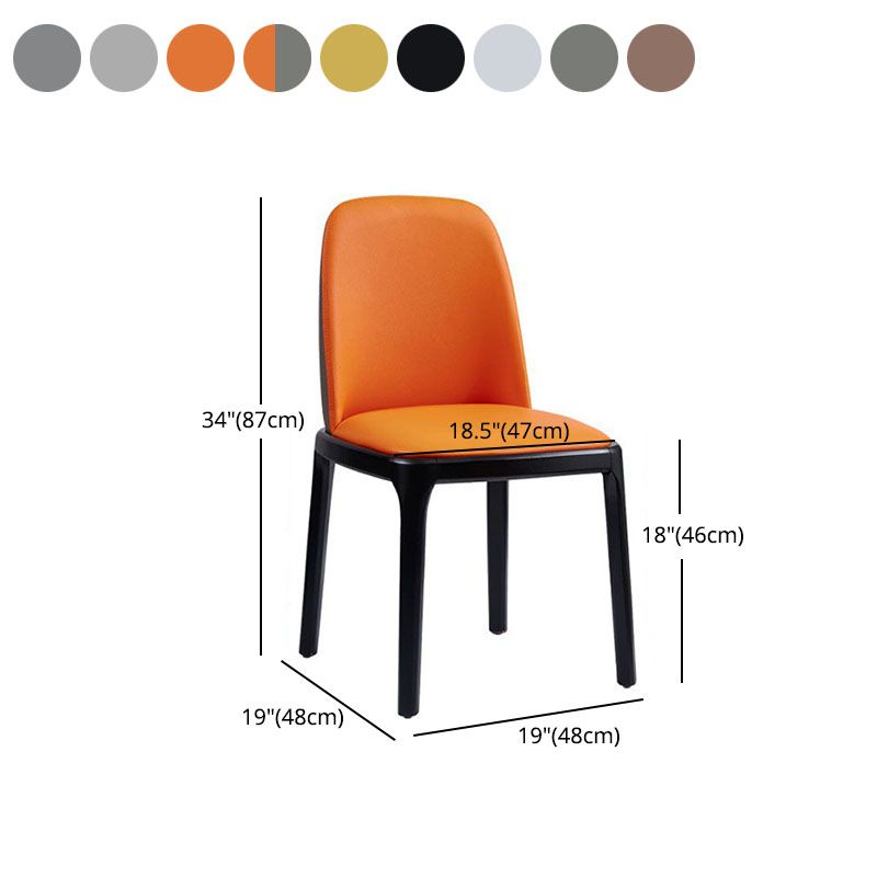 Silla de comedor contemporánea sin brazos Silla Parsons curvada de cuero con acabado mate