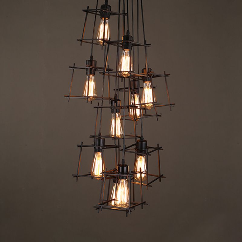 Luz colgante geométrica negra en araña de hierro forjado de estilo vintage industrial con marco de hierro