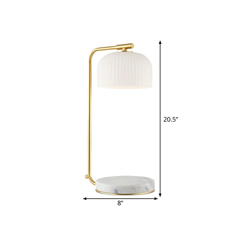 Moderno comodino a cupola leggera vetro a costola opale lampada da camera da letto a 1 luci in ottone con base in marmo