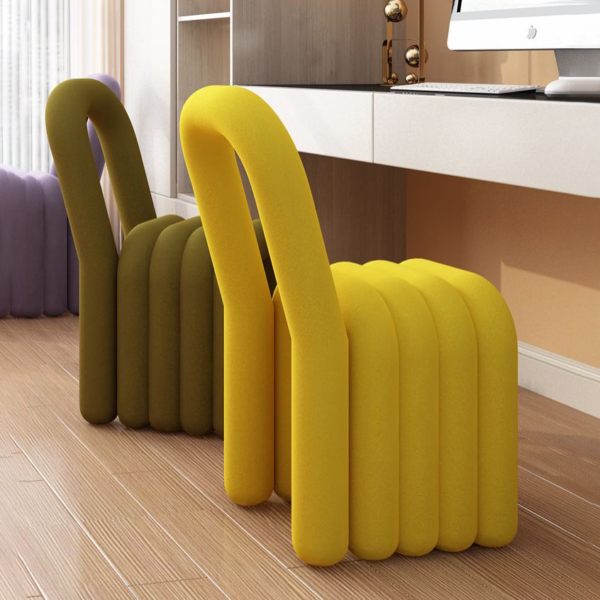 Silla auxiliar de comedor de terciopelo moderno, silla de comedor con respaldo abierto y acabado mate para cocina