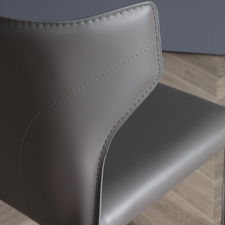 Chaise d'appoint en cuir de selle, style design, finition mate, chaise de salle à manger à oreilles