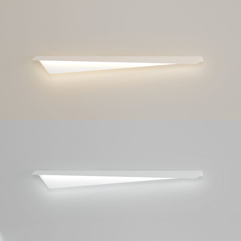 Linear Shape Metal Wall Light Modern Style Single Light Wall Sconce Light in White