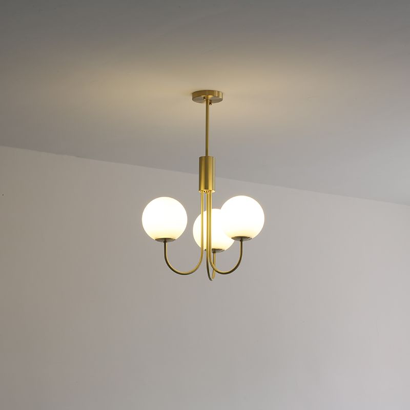 Witte glazen bol ophanging verlichtingsarmaturen moderne stijl 3-lights hanger kroonluchter in messing