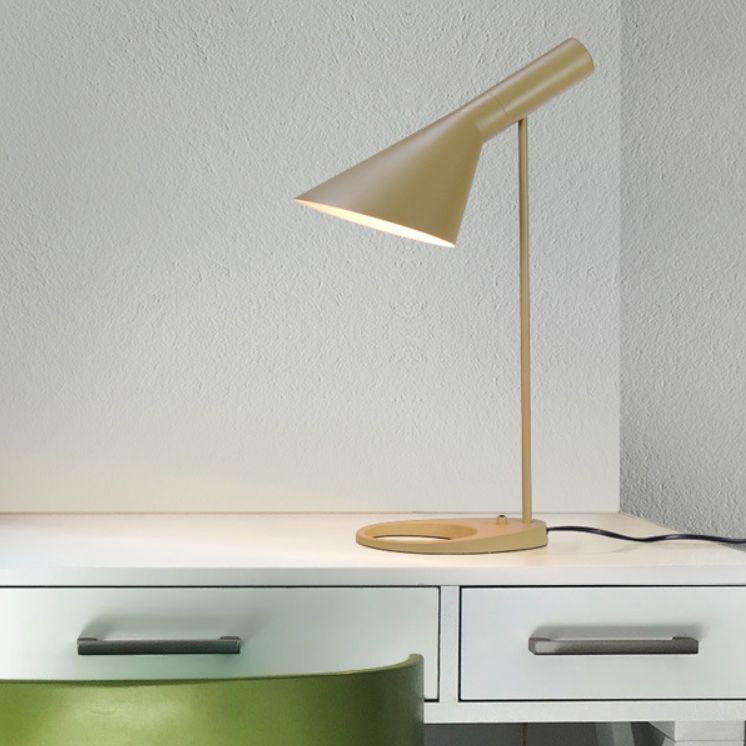 Geometrische Formmetalltischlampe Moderne Style 1 Light Tischlampenleuchten