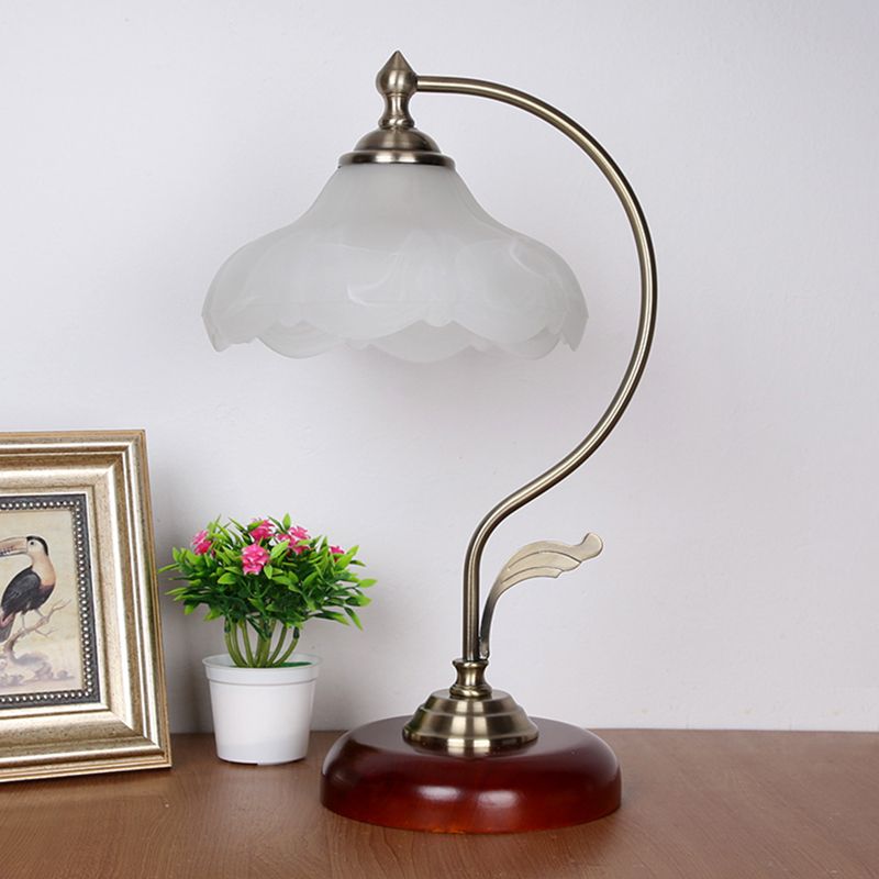 Iluminación de mesa de cúpula marrón lámpara de estar de sala de estar de una sola bombilla.