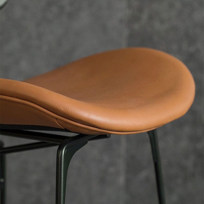 Taburete de bar contemporáneo de piel sintética de 39" con base de metal