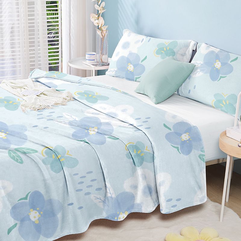 Blue Bed Sheet Floral Pattern Wrinkle-Free Fade Resistant Flannel Bed Sheet