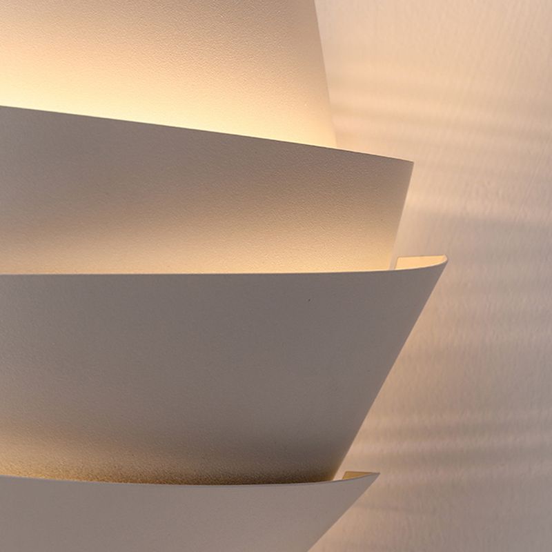 Kids Style 2 - Light Wall Mounted Fixture in White Iron Flower Shape Wall Sconce