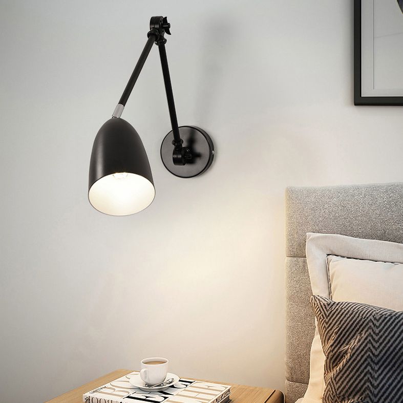 Lampada da parete a forma di cono in metallo, in stile contemporaneo montato da parete