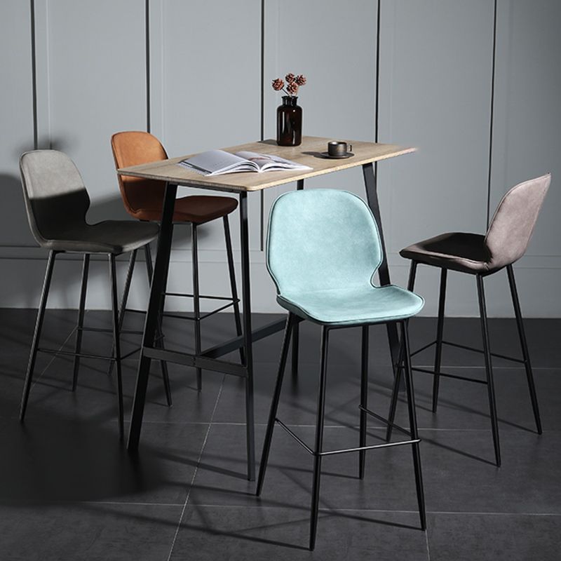 Taburete de bar sin brazos con respaldo moderno, taburete de bar de hierro para balcón con cojín de cuero