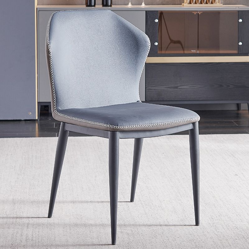 Chaises de salle à manger en cuir de chaise à oreilles sans accoudoirs de style contemporain