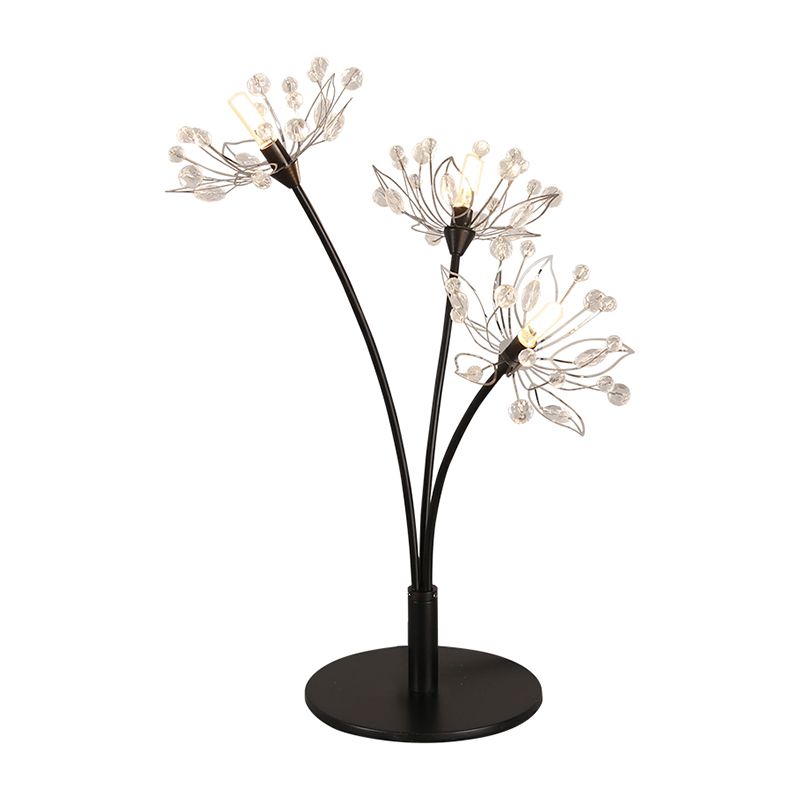Zeitgenössische 3 Köpfe Schreibtischlampe mit handgeschnittenem Kristallschatten schwarzer Blüte Nachttisch Licht