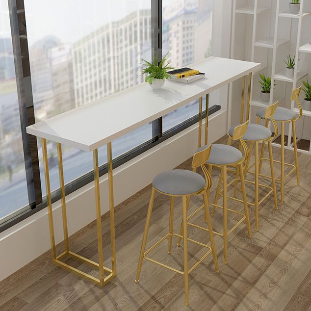 Tavolo da bar in stile nordico tavolo da pub in pino con base d'oro per sala da pranzo