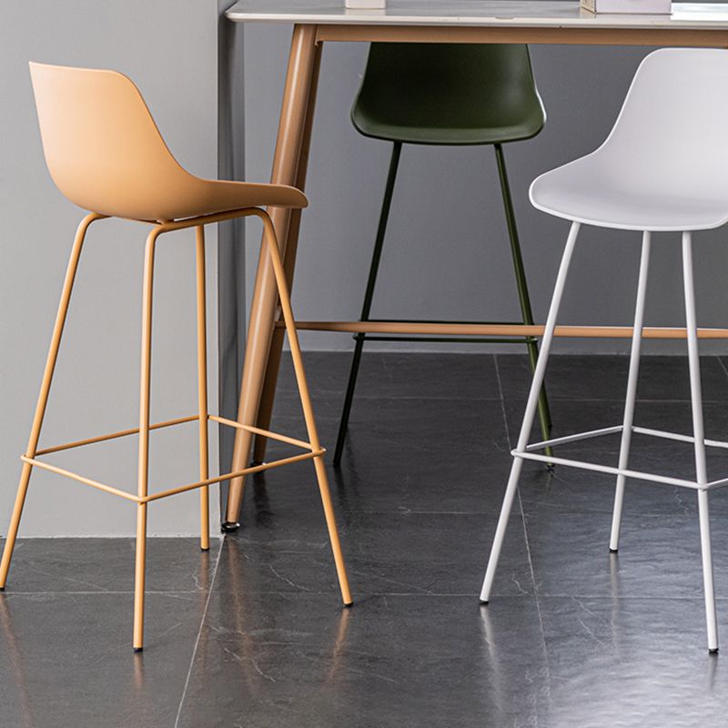 Contemporary Style Bar-stool Plastic Counter Bar Stool for Kitchen Bar with Metal Legs