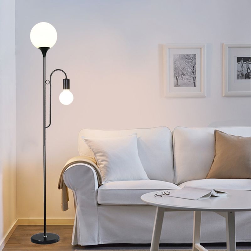 Lampada in piedi a sfera minimalista vetro a 2 teste di lettura LETTURA Pavimento con braccio curvo in nero/bianco