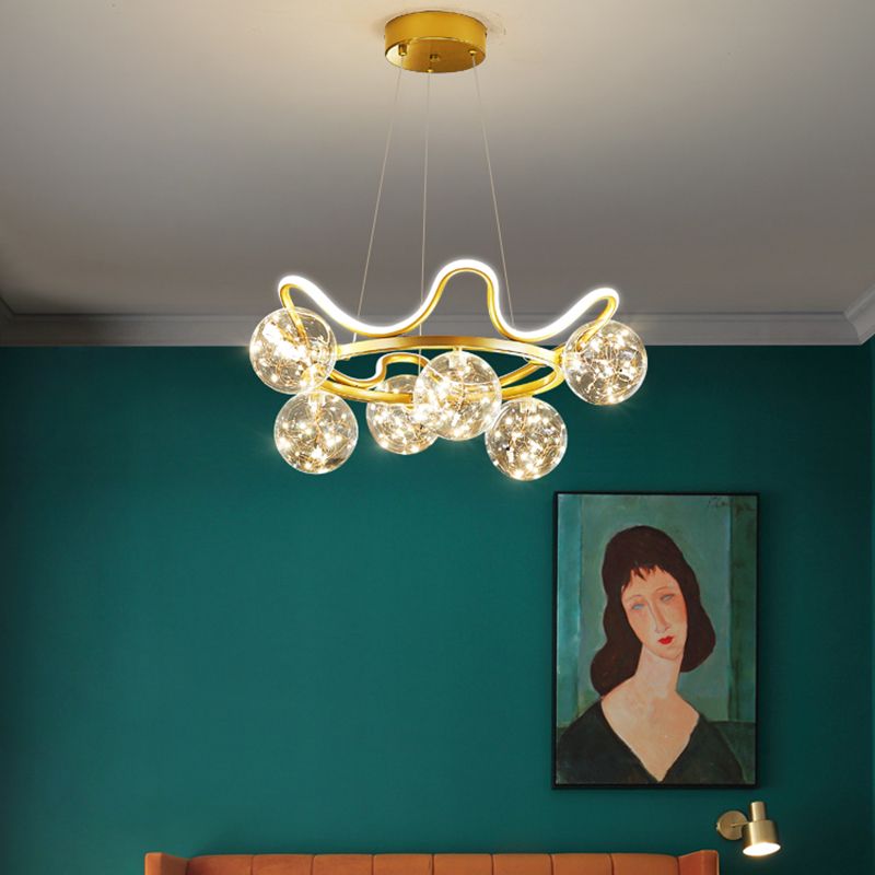Éclairage de lustre simple en or