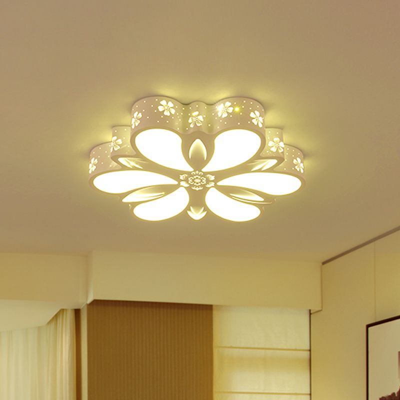 Cut-out Flower Flush Mount Ceiling Light Contemporary Acrylic White LED Flushmount Lighting in Warm/White/3 Color Light
