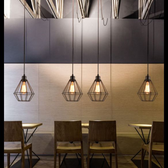 Luce a soffitto a sospensione della gabbia nera Restauga in metallo in metallo