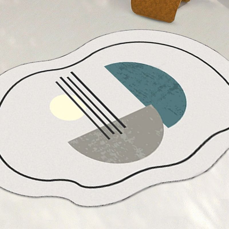Trendy Novelty Shape Rug Funky Polyester Rug Stain Resistant Carpet for Home Decor