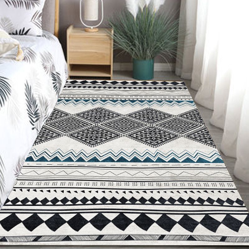 Traditional Carpet Southwestern Pattern Rug Polyester Pet Friendly Indoor Carpet