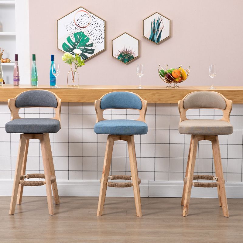 Nordischer Holz Low Rücken Barstool Schwenkerner hoher Hocker mit Polster