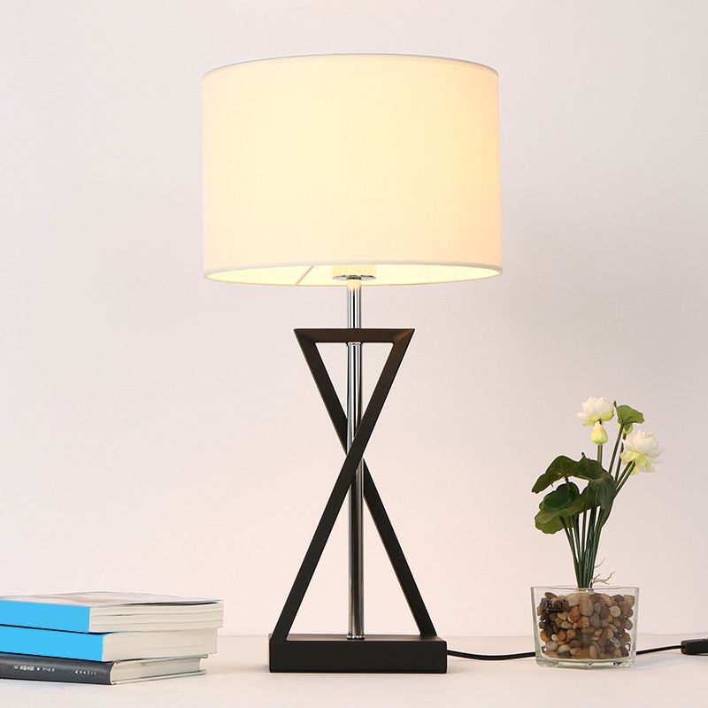 Lámpara de mesa moderna de reloj de arena tela de noche de noche iluminación con tela de batería en blanco
