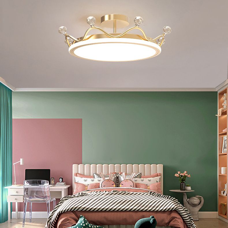 Metalen kroon dicht bij plafondlamp Moderne LED Semi Flush Mount Light Fixture voor kinderslaapkamer