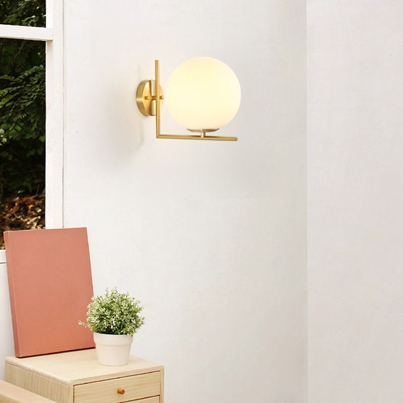 Luz de pared LED de globo de oro en simplicidad moderna Splique de pared de cobre con sombra de vidrio esmerilado