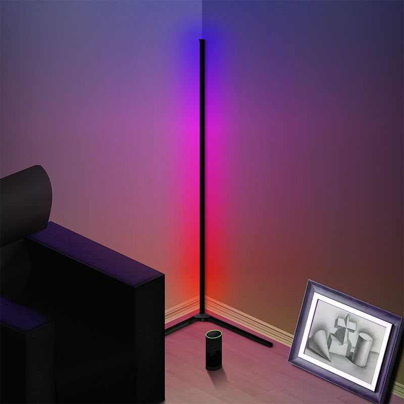 Semplice lampada in piedi lineare in plastica soggiorno light pavimento a led con treppiede in bianco
