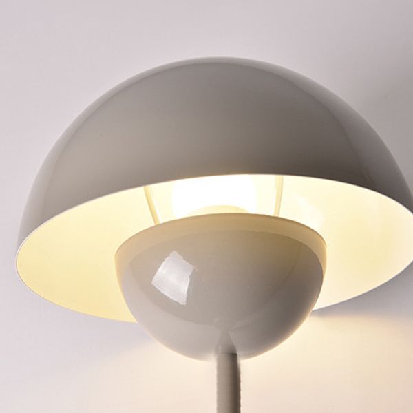 1-Light Metal Table Lamp Macaron Style Desk Lamp with Iron Shade