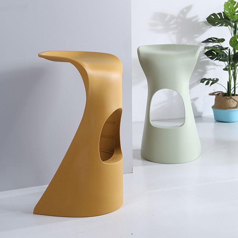 Scandinavian Plastic Barstools for Home Backless Stools with Plastic Base