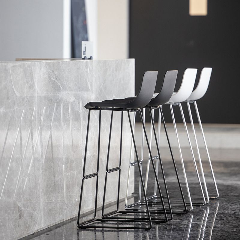 Contemporary Plastic Dining Stools Armless Bar Stools with Metal Base
