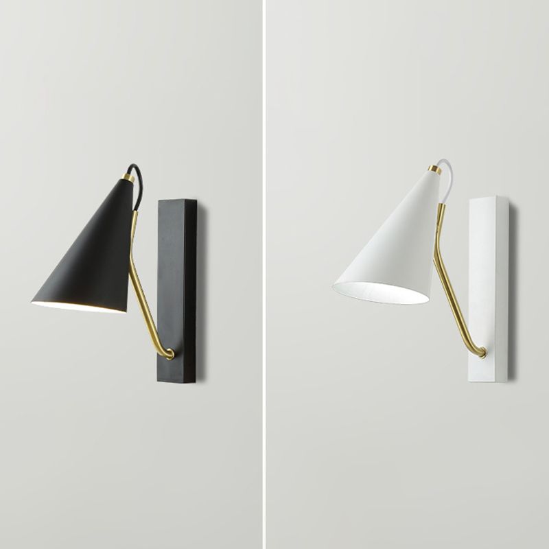 Moderna lampada a parete conica a parete singola creativa a parete singola per camera da letto