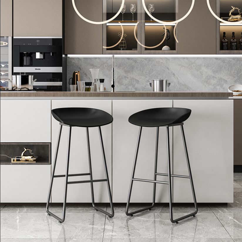Contemporary Bucket Counter Bar Stool Armless Plastic Bar Stool with Footrest, Iron Base