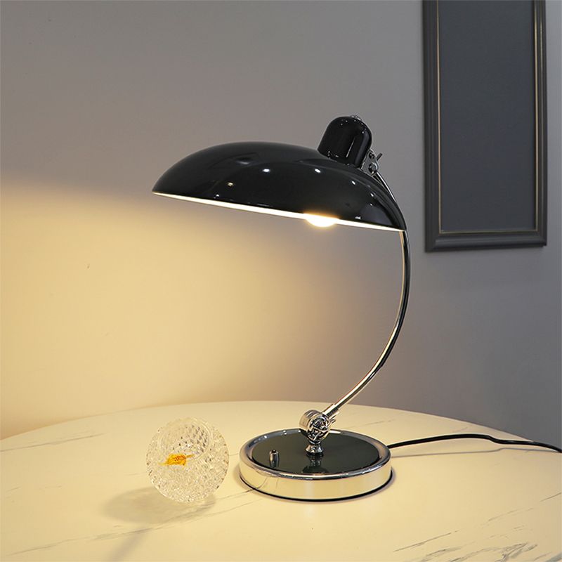 Lampada da tavolo ad arco nordico colorato lampada da tavolo a leggera con metallo per camera da letto