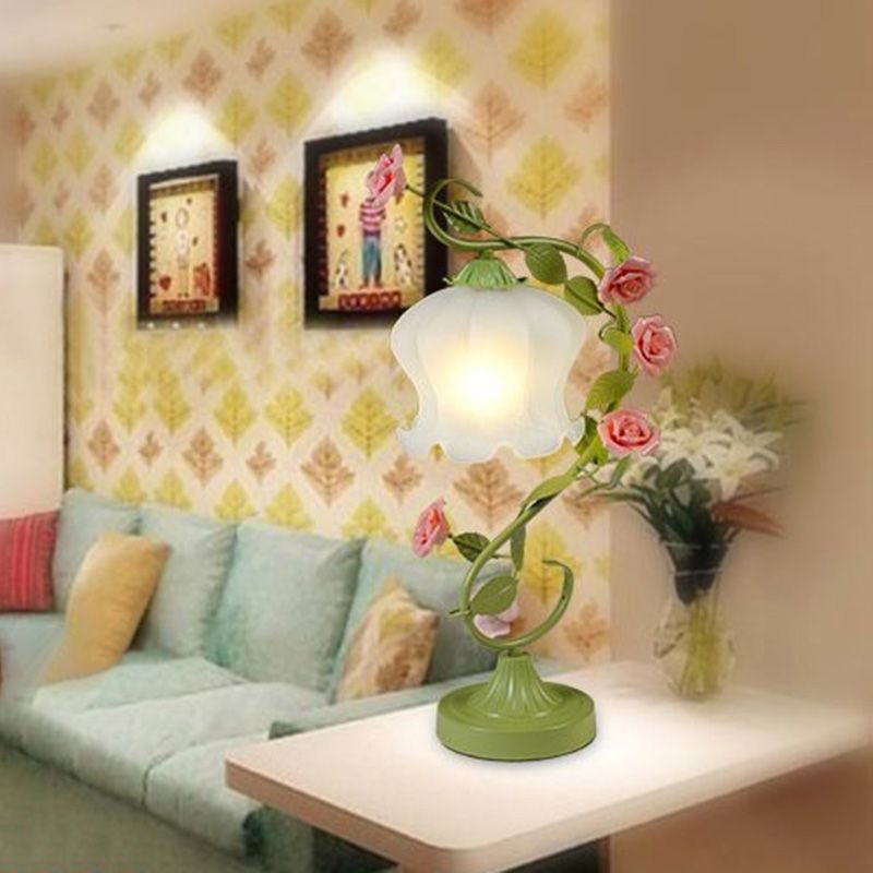 1 Glühbirnenblumentischlampe traditionelle weiße/grün gefrostete weiße Glas Nachtlicht für Wohnzimmer