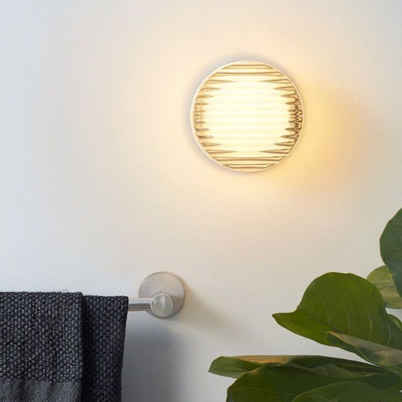 Single Modernism Wall Mounted Sconce Polished Acrylic LED Wall Light for Bedroom