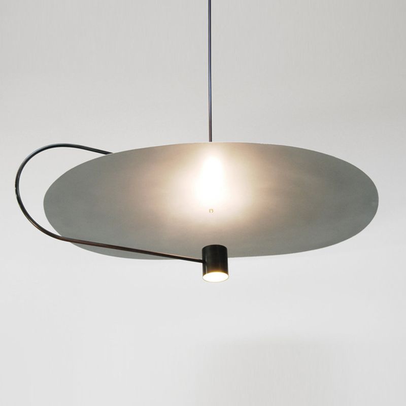 Minimalismo in stile post-moderno LED LIGHT LIGHT Creative Art Metal Art Decorative Hanging Lampada per soggiorno