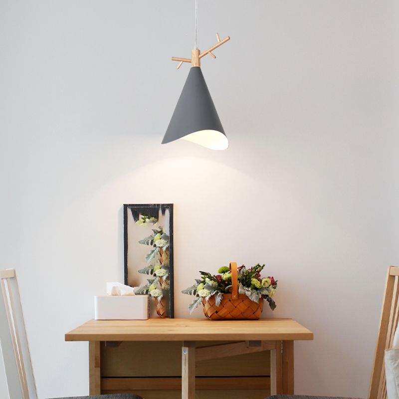 Simplicity Hanging Lamps Metal Pendant Light with Iron Shade for Bedroom