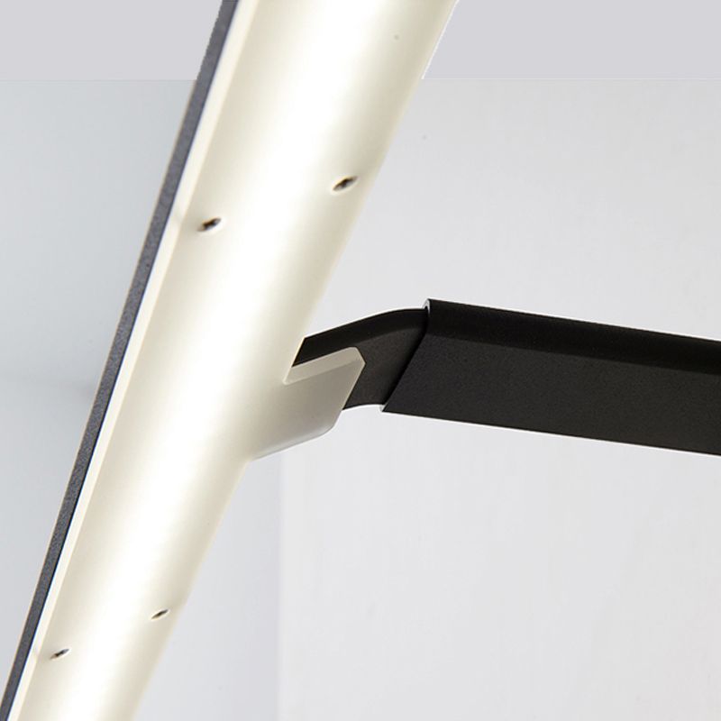 Luci di vanità montate a parete minimalista con braccio regolabile sopra lo specchio per il bagno