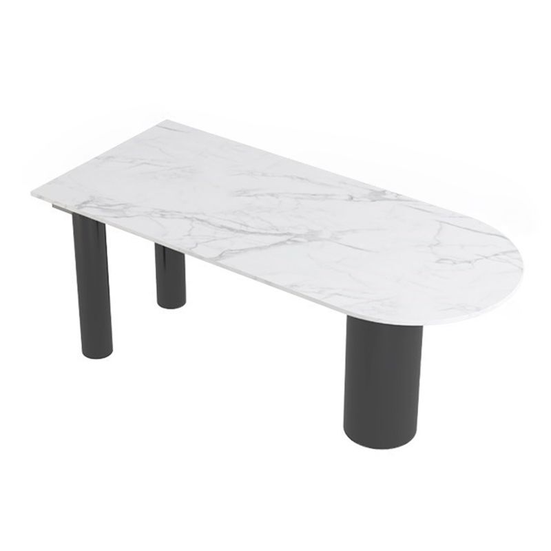 Mesa de comedor Simplicity de 3 patas en tono blanco de piedra sinterizada para comedor